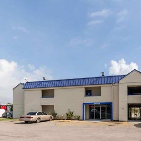 Motel 6-Houston, Tx - East Екстериор снимка