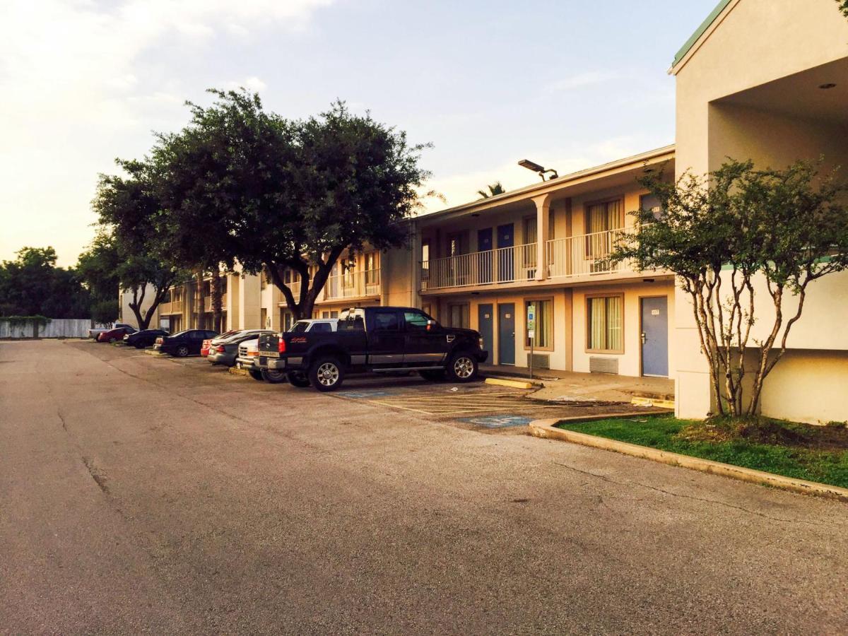 Motel 6-Houston, Tx - East Екстериор снимка