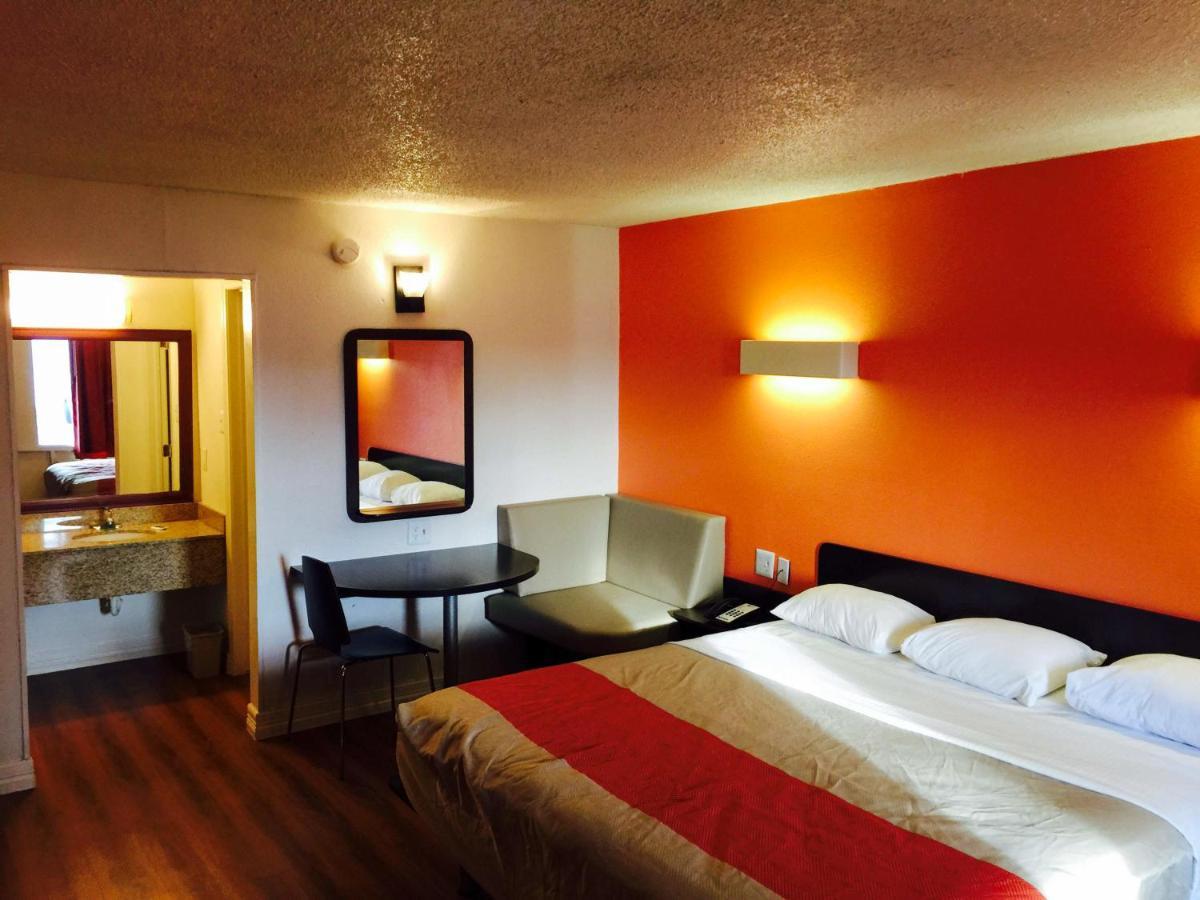 Motel 6-Houston, Tx - East Екстериор снимка